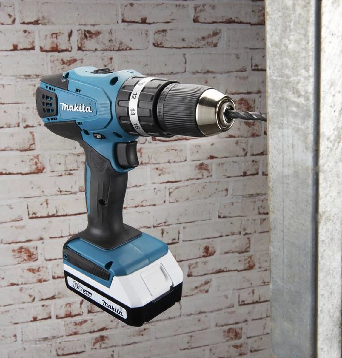 Makita HP457DWE10 Klopboor-/Schroefmachine -18 V - Met 74-Delige Accesoireset 2 Makita HP457DWE10 Klopboor-/Schroefmachine -18 V - Met 74-Delige Accesoireset - Afbeelding 2