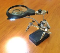 Merkloos Derde Hand Met LED Vergrootglas - Helping / Helpende 3e Soldeer Hand Soldeerhulp -Makita || Merkloos || Stanley Verkoopwinkel 1200x1045 9