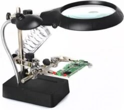 Merkloos Derde Hand Met LED Vergrootglas - Helping / Helpende 3e Soldeer Hand Soldeerhulp -Makita || Merkloos || Stanley Verkoopwinkel 1200x1071 5