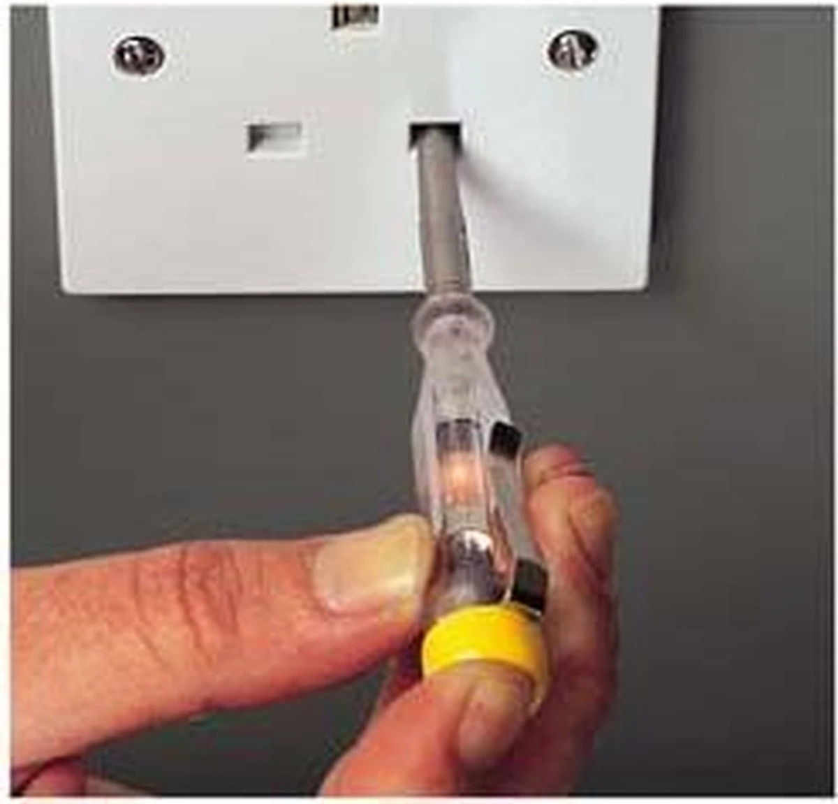 STANLEY STHT0-66121 Spanningzoeker - 220-250V 5 STANLEY STHT0-66121 Spanningzoeker - 220-250V - Afbeelding 5