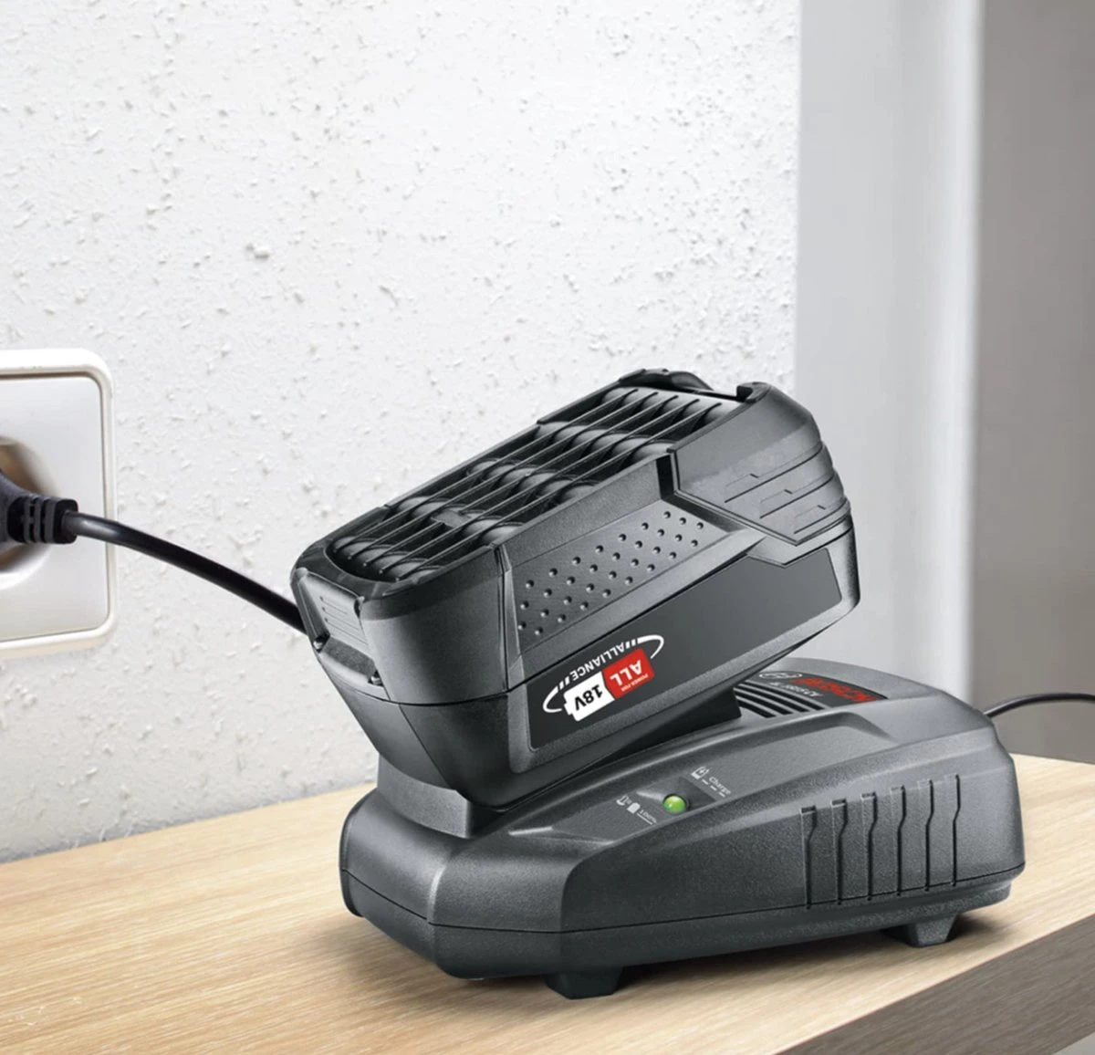 Bosch 18 V Accu En Lader Starterset - 18V - 4.0 Ah + AL 1830 Lader 3 Bosch 18 V Accu En Lader Starterset - 18V - 4.0 Ah + AL 1830 Lader - Afbeelding 3