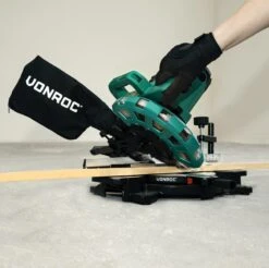 VONROC Afkortzaag - Verstekzaag – 1700W – Ø216MM – 4900 /min - Met Laser, Tafelverbreders & Diepteregeling – Incl. Zaagblad En Werkstukklem -Makita || Merkloos || Stanley Verkoopwinkel 1200x1195 34