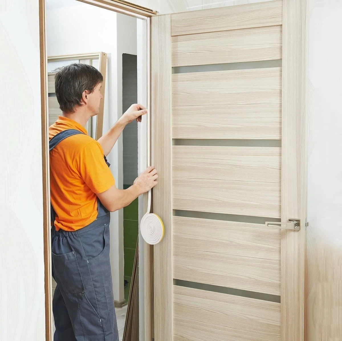 Nordevik® Tochtstrip 12 Meter - Zelfklevend - Energiebesparing - Voor Ramen En Deuren - E-profiel Tochtstopper - Tochtband - Tochtwering - Hoogwaardig Foam - Woning Verduurzamen - 4 X 9mm 6 Nordevik® Tochtstrip 12 Meter - Zelfklevend - Energiebesparing - Voor Ramen En Deuren - E-profiel Tochtstopper - Tochtband - Tochtwering - Hoogwaardig Foam - Woning Verduurzamen - 4 X 9mm - Afbeelding 6