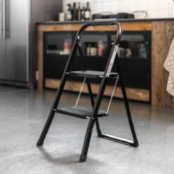 Huishoudtrap 2 Treden - Keukentrap Inklapbaar - Zwart - PP-Antislip - Max. Werkhoogte 47cm - Goets -Makita || Merkloos || Stanley Verkoopwinkel 1200x1200 1061