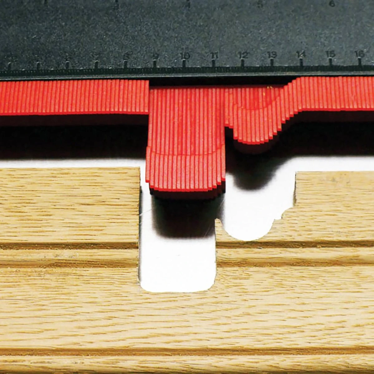 Merkloos A+ Aftekenhulp - Contourmal - Profielmal - Meetgereedschap - Profielmeter - 25CM - Schuifmaat ROOD 3 Merkloos A+ Aftekenhulp - Contourmal - Profielmal - Meetgereedschap - Profielmeter - 25CM - Schuifmaat ROOD - Afbeelding 3