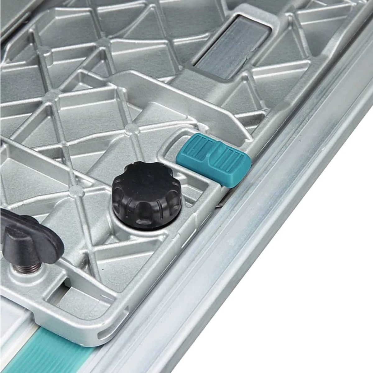 Makita SP6000J1X2 Invalcirkelzaag | 2 Geleiderails + Koppelstukken | 1300w 165mm 3 Makita SP6000J1X2 Invalcirkelzaag | 2 Geleiderails + Koppelstukken | 1300w 165mm - Afbeelding 3