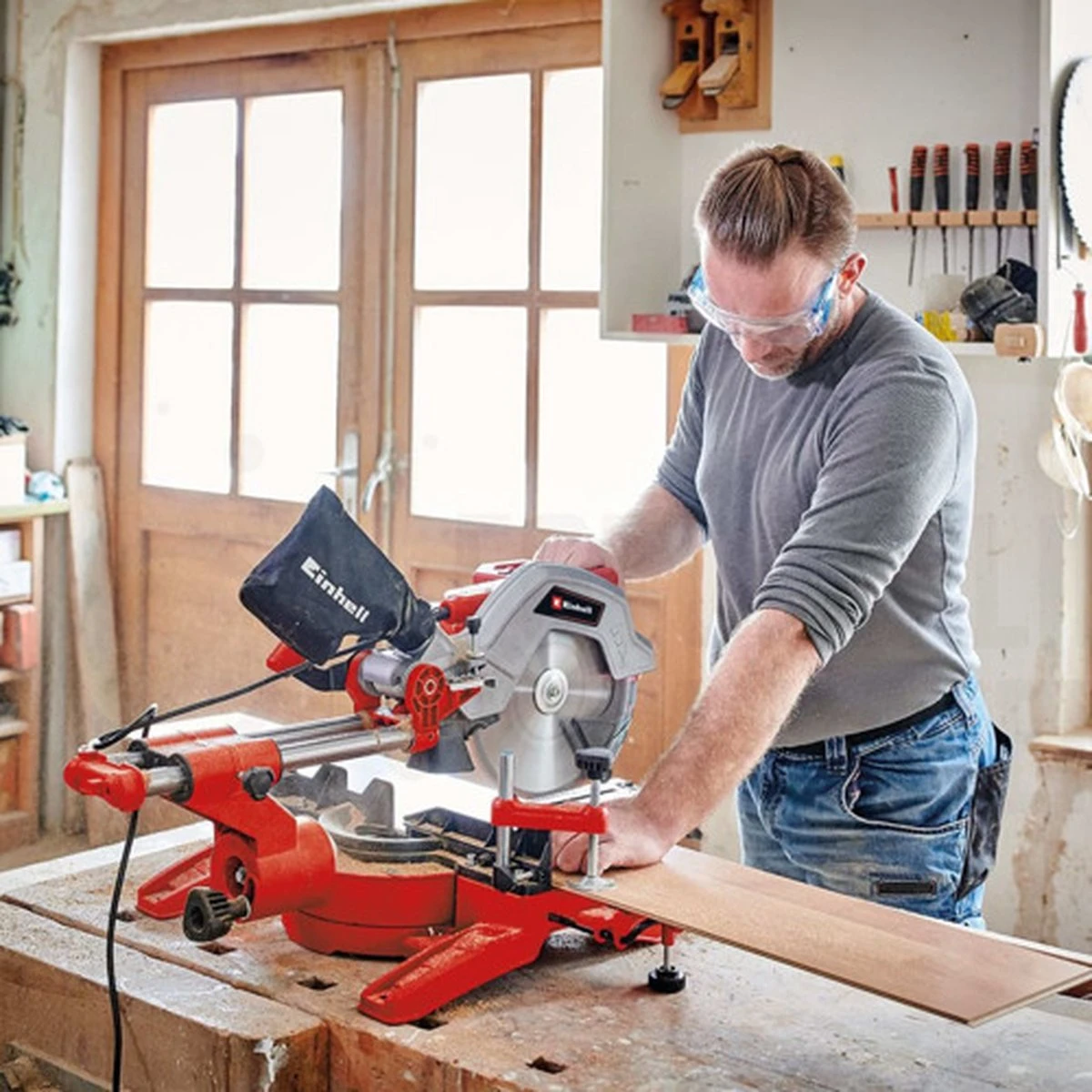 Einhell Radiaal, Afkort- En Verstekzaag - TC-SM 254 - 1800W - Ø254 Mm - 48 Tands Zaagblad - Met Laser 14 Einhell Radiaal, Afkort- En Verstekzaag - TC-SM 254 - 1800W - Ø254 Mm - 48 Tands Zaagblad - Met Laser - Afbeelding 14