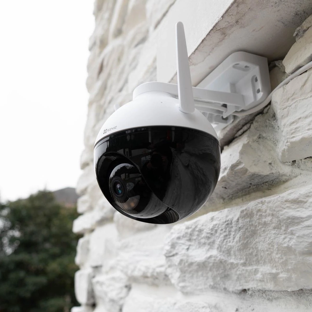 Ezviz C8C Full HD WiFi Buiten Dome (360) Camera Met Kleurnachtzicht - Zwart 4 Ezviz C8C Full HD WiFi Buiten Dome (360) Camera Met Kleurnachtzicht - Zwart - Afbeelding 4