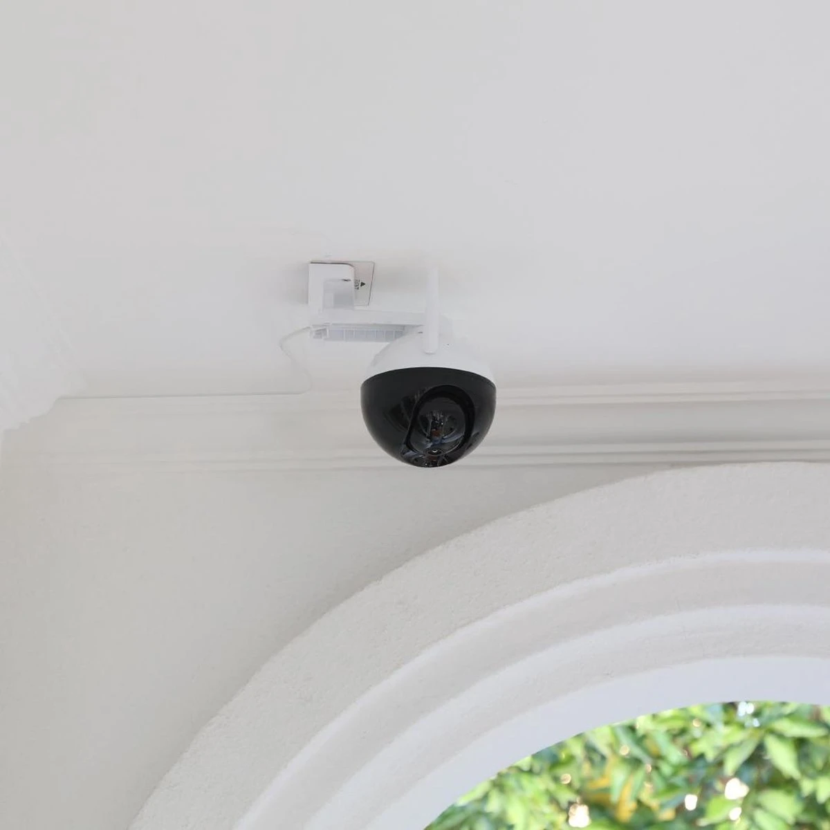 Ezviz C8C Full HD WiFi Buiten Dome (360) Camera Met Kleurnachtzicht - Zwart 10 Ezviz C8C Full HD WiFi Buiten Dome (360) Camera Met Kleurnachtzicht - Zwart - Afbeelding 10