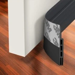 Simple Fix Tochtstrip - 100cm X 5cm - Tochtstrips Voor Deuren - Tochtstopper - Tochtrol - Tochtband - Tochthond - Zelfklevend En Isolerend - Zwart