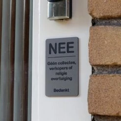 NEE Geen Collectes Verkopers Sticker - Nee Sticker - Zwart / RVS Kleur - Vriendelijk - 8x5 Cm - Bel Niet Aan - Nee Nee Sticker Brievenbus - Colportage Sticker -Makita || Merkloos || Stanley Verkoopwinkel 1200x1200 3865