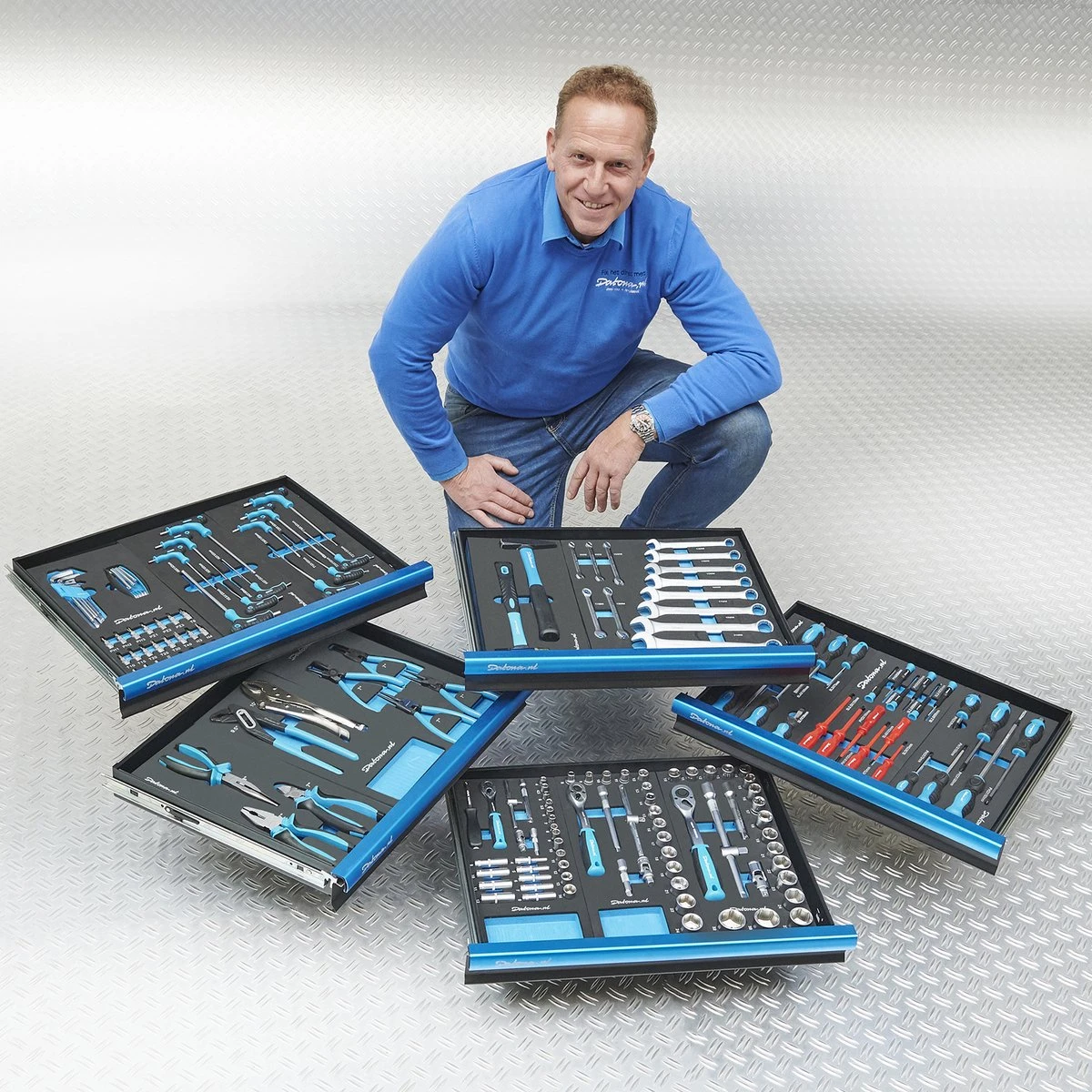 Datona® Gevulde Gereedschapswagen Ultimate Plus 8 Lades 5 Lades Gevuld - Zwart 2 Datona® Gevulde Gereedschapswagen Ultimate Plus 8 Lades 5 Lades Gevuld - Zwart - Afbeelding 2