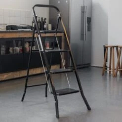 Kibani Keukentrapje - 4 Treden - Huishoudtrap - Keukentrap - Opstapje - Metaal - Opvouwbaar - Inklapbaar - Zwart - Antislip - Stevig 9 Kibani Keukentrapje - 4 Treden - Huishoudtrap - Keukentrap - Opstapje - Metaal - Opvouwbaar - Inklapbaar - Zwart - Antislip - Stevig -Makita || Merkloos || Stanley Verkoopwinkel 1200x1200 444