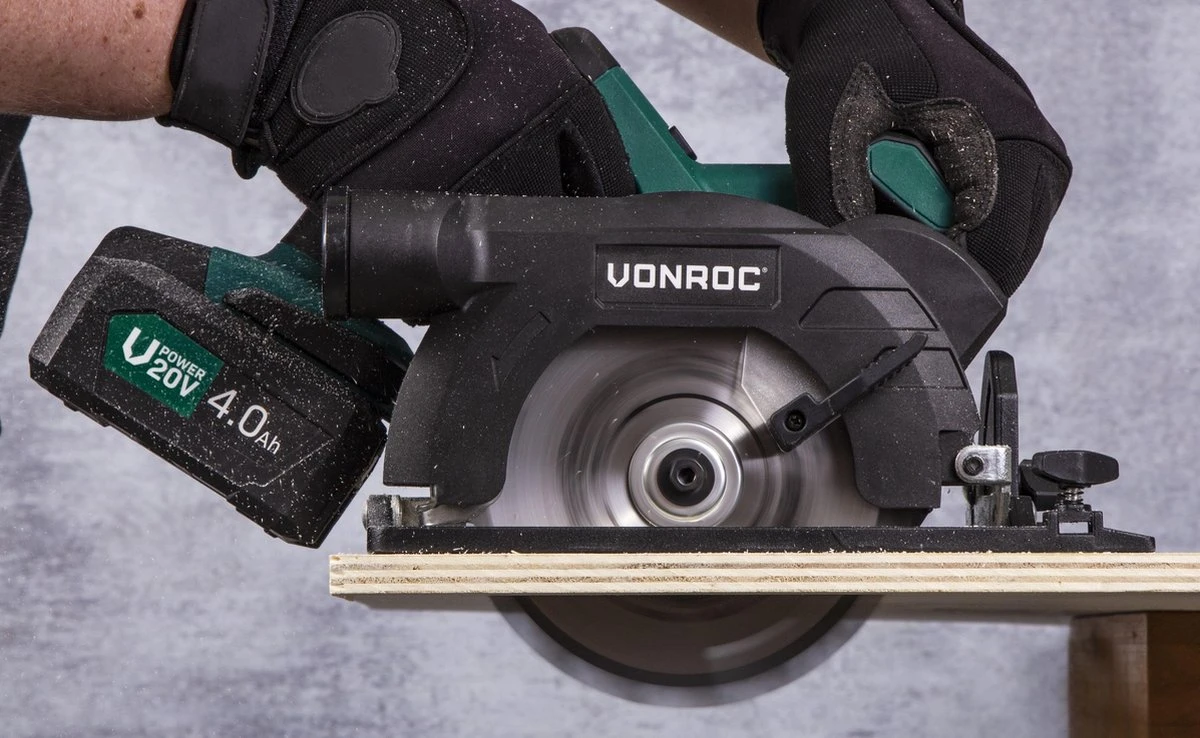 VONROC Accu Cirkelzaag – VPower 20V (zonder Accu & Lader) – Incl. Parallelgeleider & Ø150MM Zaagblad 11 VONROC Accu Cirkelzaag – VPower 20V (zonder Accu & Lader) – Incl. Parallelgeleider & Ø150MM Zaagblad - Afbeelding 11