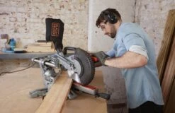 Black & Decker BLACK+DECKER BES700-QS Afkort-/Verstekzaag - 1600W - Ø 216mm Zaagblad -Makita || Merkloos || Stanley Verkoopwinkel 1200x776 6