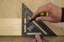 DjoDjo - Winkelhaak - Metrische Driehoek - Speed Square - Schrijfhaak - Blokhaak - Verstekhaak - 5-in-1 Meetdriehoek - Zwart -Makita || Merkloos || Stanley Verkoopwinkel 1200x795 2