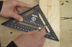 DjoDjo - Winkelhaak - Metrische Driehoek - Speed Square - Schrijfhaak - Blokhaak - Verstekhaak - 5-in-1 Meetdriehoek - Zwart -Makita || Merkloos || Stanley Verkoopwinkel 1200x795 3