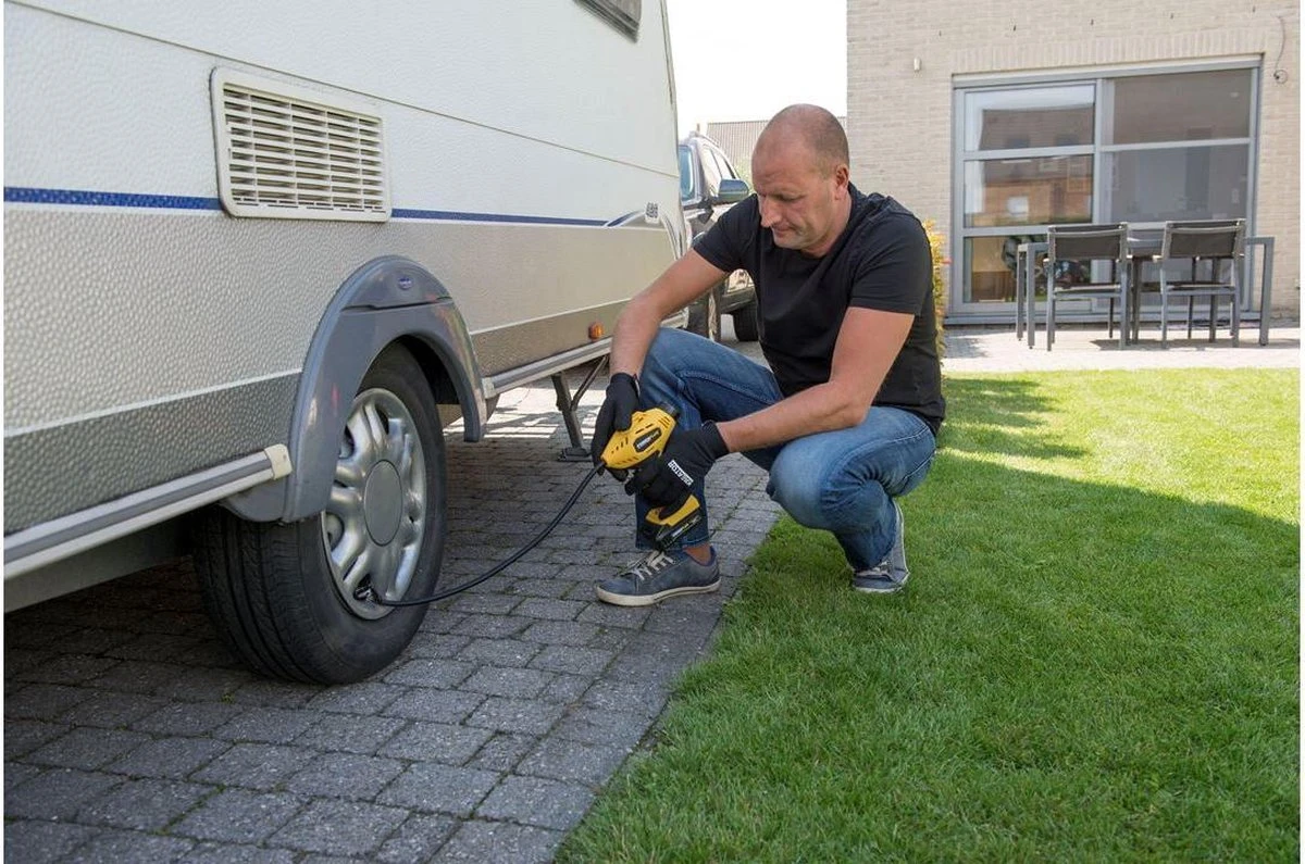 Powerplus POWX1700 Accu Compressor - Luchtcompressor - 18V - 8 Bar - Incl. 1 X 1,5Ah Accu, Lader, Koffer En Accessoires 4 Powerplus POWX1700 Accu Compressor - Luchtcompressor - 18V - 8 Bar - Incl. 1 X 1,5Ah Accu, Lader, Koffer En Accessoires - Afbeelding 4