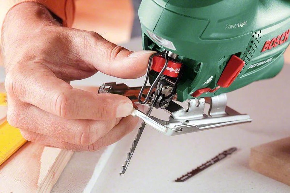 Bosch PST 900 PEL Pendeldecoupeerzaag - Op Snoer - 620 Watt 7 Bosch PST 900 PEL Pendeldecoupeerzaag - Op Snoer - 620 Watt - Afbeelding 7