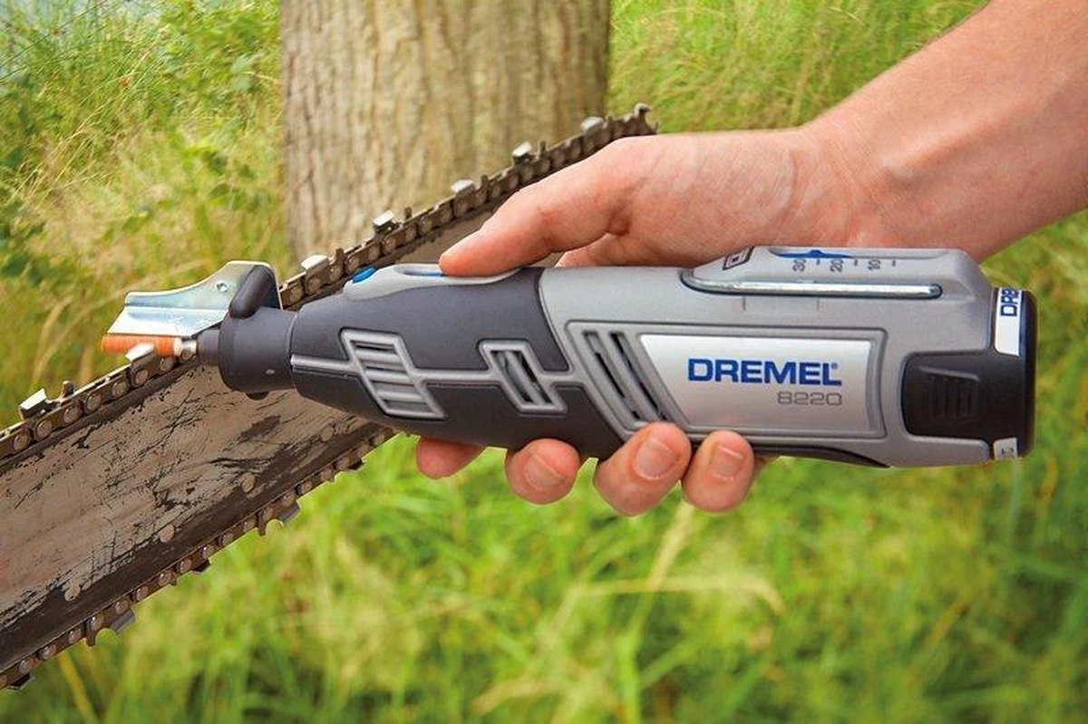 Dremel 8220 Multitool - Roterend - 12V - Met 65 Accessoires En Toolbox - Met 2x Accu En Lader 8 Dremel 8220 Multitool - Roterend - 12V - Met 65 Accessoires En Toolbox - Met 2x Accu En Lader - Afbeelding 8