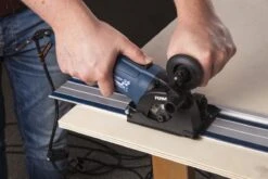 FERM Precisie Invalzaag/mini-cirkelzaag - 500W – 22mm Zaagdiepte - Variabele Snelheid - Incl. Geleiderails, Stofafzuiging, 3 Zaagbladen En Opbergkoffer 11 FERM Precisie Invalzaag/mini-cirkelzaag - 500W – 22mm Zaagdiepte - Variabele Snelheid - Incl. Geleiderails, Stofafzuiging, 3 Zaagbladen En Opbergkoffer -Makita || Merkloos || Stanley Verkoopwinkel 1200x800 213