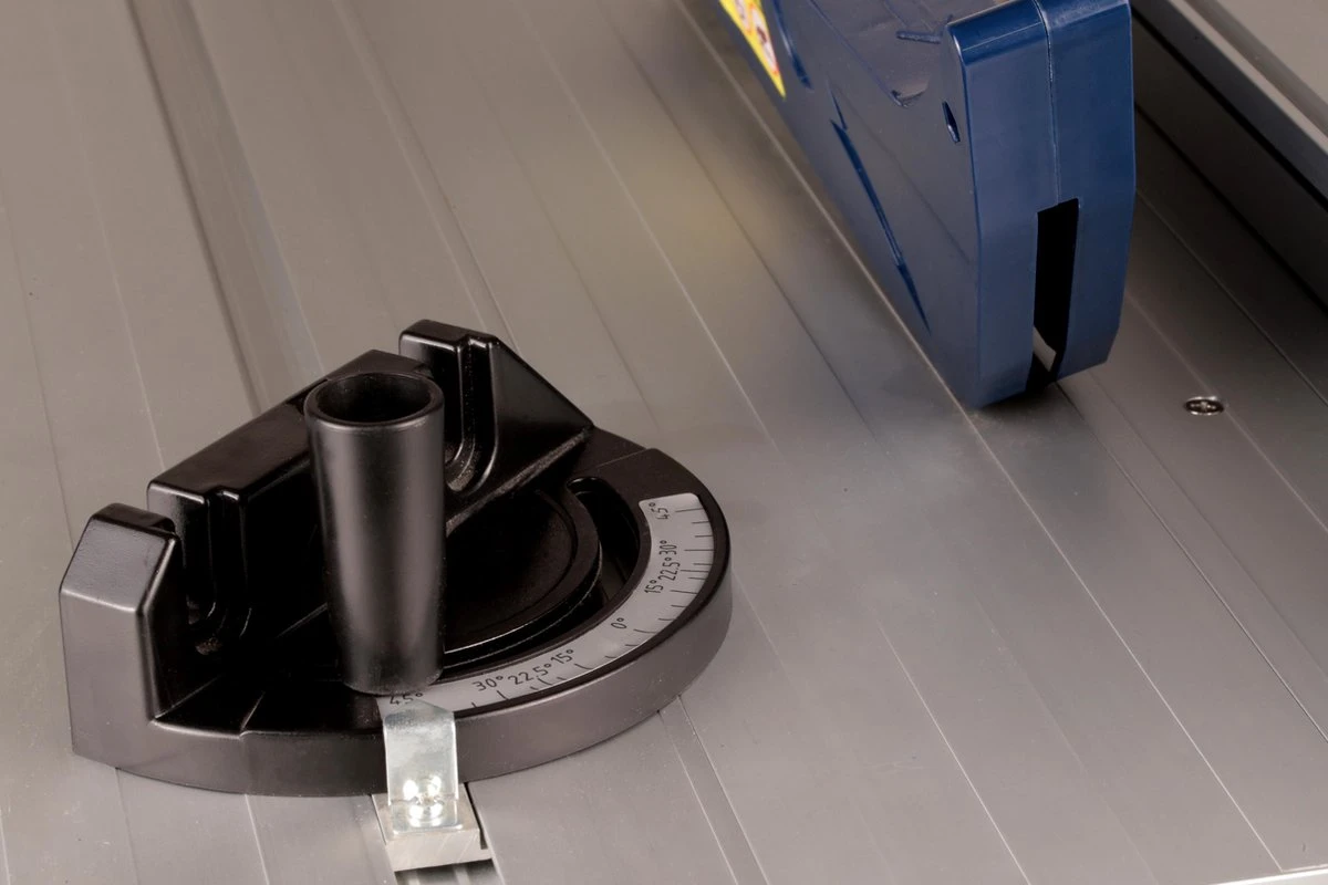 FERM TSM1033 Zaagtafel Ø250mm (T40) - 1800W - Uitschuifbaar Aluminium Werkblad - In Hoogte En Hoek Verstelbaar Zaagblad - Incl. TCT T40 250mm Zaagblad 6 FERM TSM1033 Zaagtafel Ø250mm (T40) - 1800W - Uitschuifbaar Aluminium Werkblad - In Hoogte En Hoek Verstelbaar Zaagblad - Incl. TCT T40 250mm Zaagblad - Afbeelding 6