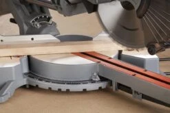 Black & Decker BLACK+DECKER BES700-QS Afkort-/Verstekzaag - 1600W - Ø 216mm Zaagblad -Makita || Merkloos || Stanley Verkoopwinkel 1200x800 253