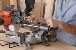 Black & Decker BLACK+DECKER BES700-QS Afkort-/Verstekzaag - 1600W - Ø 216mm Zaagblad -Makita || Merkloos || Stanley Verkoopwinkel 1200x800 254