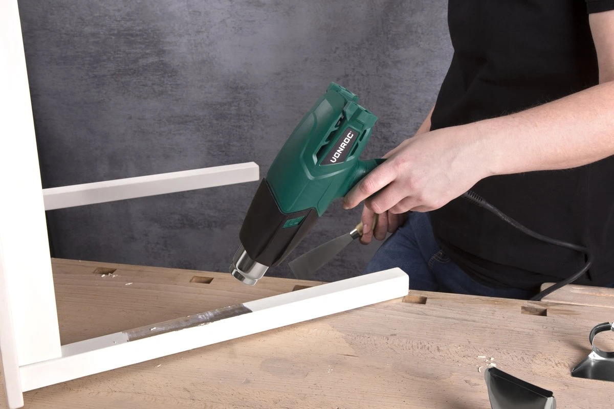 VONROC Heteluchtpistool – Verfafbrander – 2000W – 3 Temperatuurstanden – Incl. Accessoires & Tas 7 VONROC Heteluchtpistool – Verfafbrander – 2000W – 3 Temperatuurstanden – Incl. Accessoires & Tas - Afbeelding 7