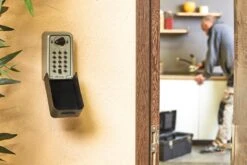 MasterLock Sleutelkluis - Met Drukknoppen - 173x103x75mm - 5426EURD -Makita || Merkloos || Stanley Verkoopwinkel 1200x800 520