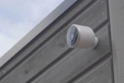 QNECT Oplaadbare Beveiligingscamera - WiFi 2.4Ghz - IP54 - Full HD 1080P - Buiten - Oplaadbaar Via USB - Inclusief Bewegingsdetectie - Werkt Met Google Home En Amazon Alexa -Makita || Merkloos || Stanley Verkoopwinkel 1200x800 524