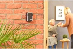 MasterLock Select Access Smart® Bluetooth Sleutelkluis - Centraal Opbergen Van Sleutels - 5441EURD -Makita || Merkloos || Stanley Verkoopwinkel 1200x812 12