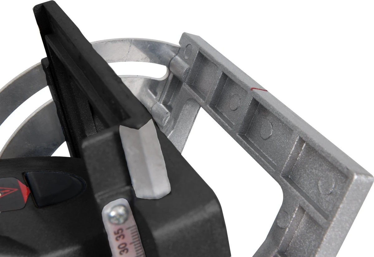 FERM Lamellenfrees 900W Uitgebreide Instelmogelijkheden, Aluminium Voetplaat - Incl. 50 Lamellen En Opbergkoffer 8 FERM Lamellenfrees 900W Uitgebreide Instelmogelijkheden, Aluminium Voetplaat - Incl. 50 Lamellen En Opbergkoffer - Afbeelding 8