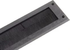 Orange85 Brievenbus Tochtstrip - Borstel - Zwart - Tochtafsluiter - Brievenbusborstel - Tochtborstel 7 Orange85 Brievenbus Tochtstrip - Borstel - Zwart - Tochtafsluiter - Brievenbusborstel - Tochtborstel -Makita || Merkloos || Stanley Verkoopwinkel 1200x858 10