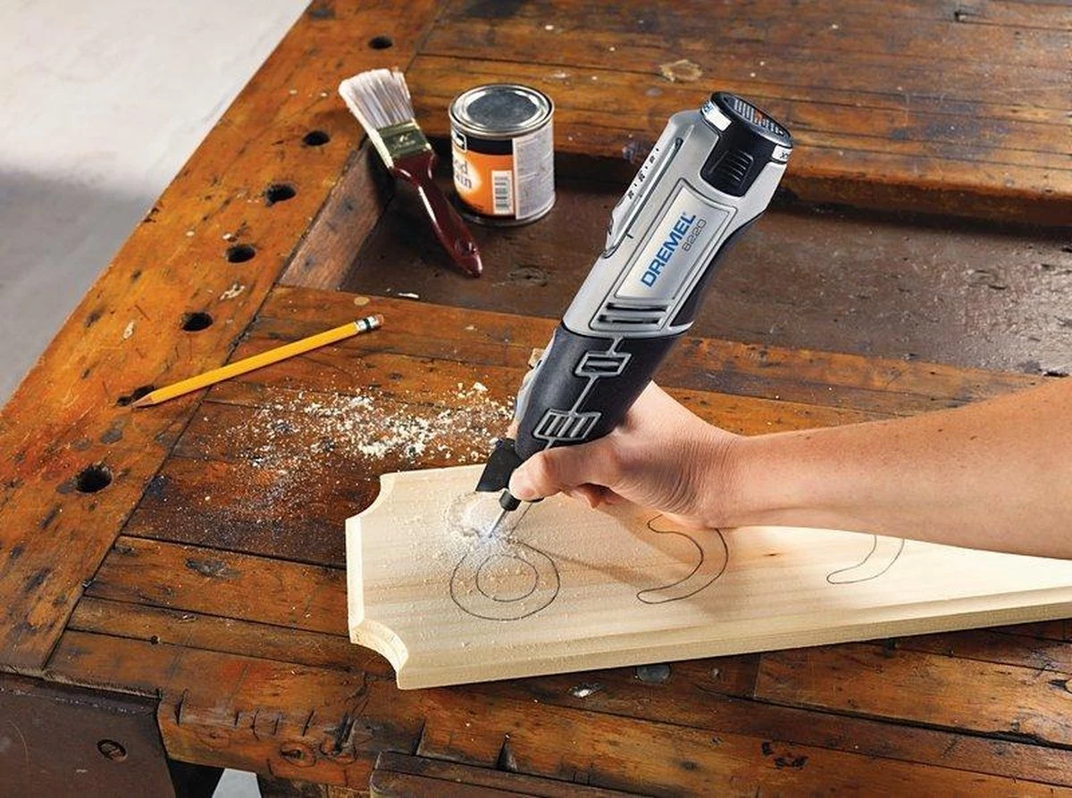 Dremel 8220 Multitool - Roterend - 12V - Met 65 Accessoires En Toolbox - Met 2x Accu En Lader 5 Dremel 8220 Multitool - Roterend - 12V - Met 65 Accessoires En Toolbox - Met 2x Accu En Lader - Afbeelding 5