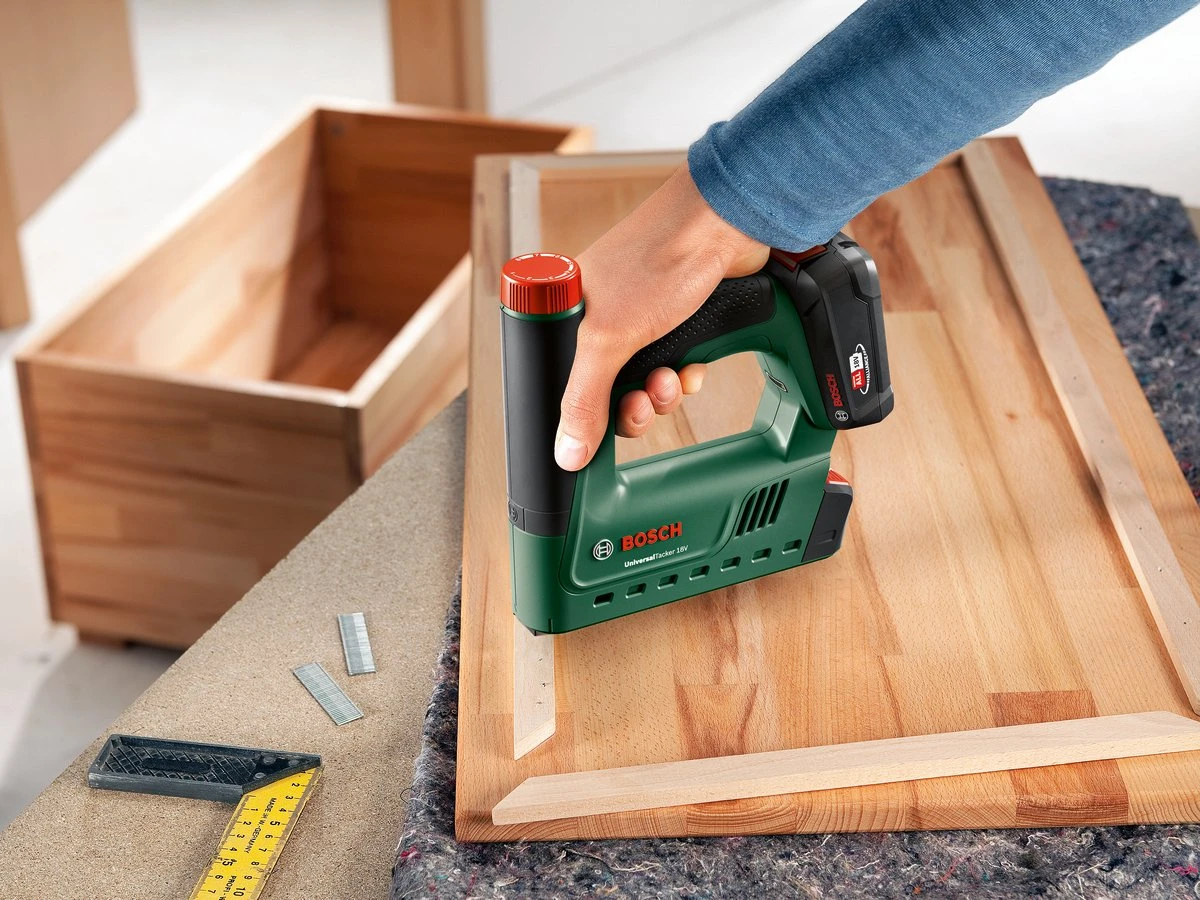 Bosch UniversalTacker 18V-14 Accu Tacker - Zonder 18 V Accu En Lader - Incl. 1000 Nietjes 8 Bosch UniversalTacker 18V-14 Accu Tacker - Zonder 18 V Accu En Lader - Incl. 1000 Nietjes - Afbeelding 8