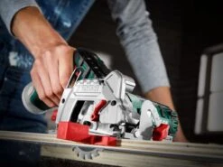 PARKSIDE Accu-handcirkelzaag 12V Zonder Accu - Toerental: 1400 Tpm - Zaaghoek: 0–45° - Zaagdiepte: Max. 26 Mm (bij 0°) - Zaagblad: Ø85 X Ø15 Mm - Exclusief Accu En Snellader -Makita || Merkloos || Stanley Verkoopwinkel 1200x900 141