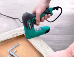 VONROC Elektrische Tacker – Complete Set Incl. 900 Nieten & 300 Spijkers -Makita || Merkloos || Stanley Verkoopwinkel 1200x924 4