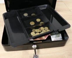 Securata Geldkistje - Premium - Zwart - Geldkistje Met Sleutel - Geldkistje Spaarpot -Makita || Merkloos || Stanley Verkoopwinkel 1200x967 13