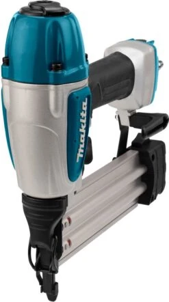 Makita AF506 8 Bar Brad Tacker In Koffer 21 Makita AF506 8 Bar Brad Tacker In Koffer -Makita || Merkloos || Stanley Verkoopwinkel 671x1200 1