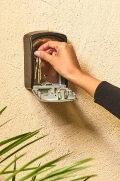 MasterLock Sleutelkluis - Met Cijferslot - Muurmodel - 146x105x51mm 10 MasterLock Sleutelkluis - Met Cijferslot - Muurmodel - 146x105x51mm -Makita || Merkloos || Stanley Verkoopwinkel 796x1200 8