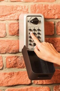 MasterLock Sleutelkluis - Met Drukknoppen - 173x103x75mm - 5426EURD -Makita || Merkloos || Stanley Verkoopwinkel 800x1200 93