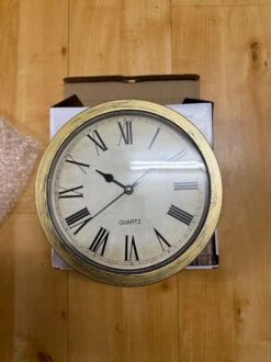 Geheime Kluis In Klok Goudkleurig - Klokkluis - Safe Wall Clock