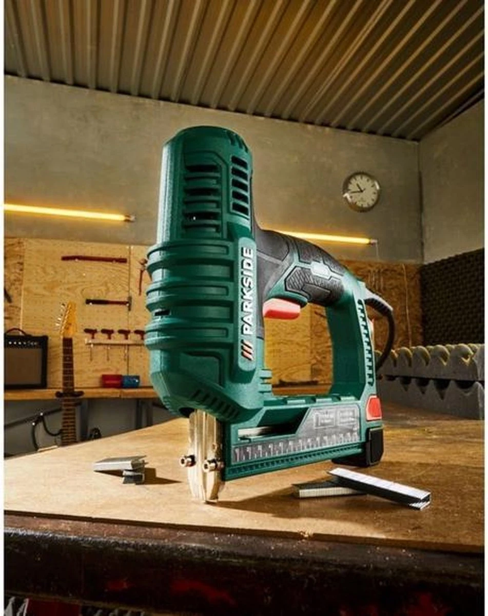 Tacker - Nietpistool - Spijkerpistool - Elektrisch Spijkerpistool - Handtacker - Nagelpistool - 500 Nietjes. - 500 Spijkers - Nietpistool Met Nietjes. 4 Tacker - Nietpistool - Spijkerpistool - Elektrisch Spijkerpistool - Handtacker - Nagelpistool - 500 Nietjes. - 500 Spijkers - Nietpistool Met Nietjes. - Afbeelding 4