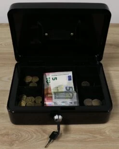 Securata Geldkistje - Plus - Zwart - Geldkistje Met Sleutel - Geldkistje Spaarpot -Makita || Merkloos || Stanley Verkoopwinkel 961x1200 7